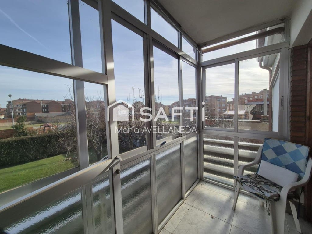 4 chambre Villa/Maison à vendre à San Andres del Rabanedo - 210 000 € (Ref: 10035096)