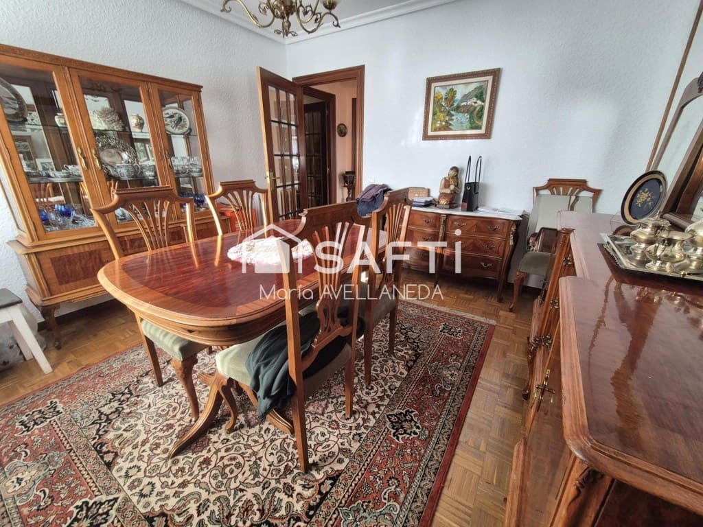4 chambre Villa/Maison à vendre à San Andres del Rabanedo - 210 000 € (Ref: 10035096)