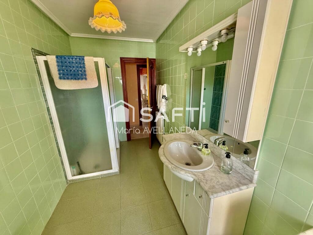 Chalet de 4 habitaciones en San Andrés del Rabanedo en venta con garaje - 210.000 € (Ref: 10035096)