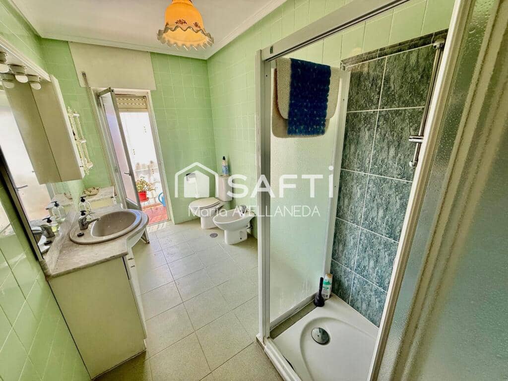 Chalet de 4 habitaciones en San Andrés del Rabanedo en venta con garaje - 210.000 € (Ref: 10035096)