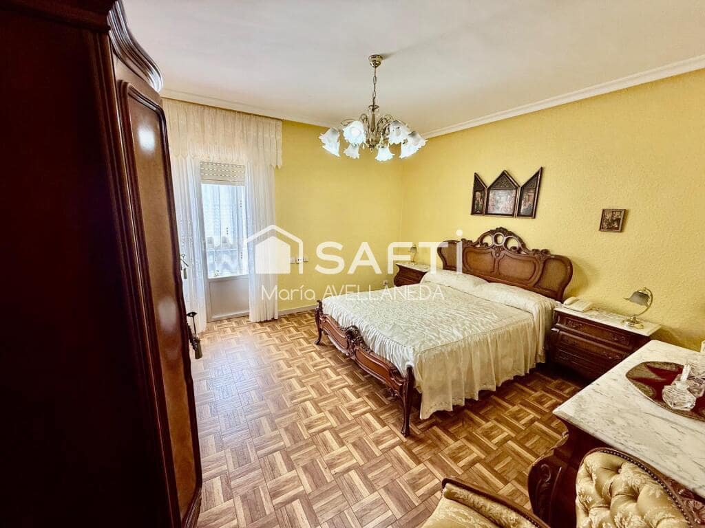 Chalet de 4 habitaciones en San Andrés del Rabanedo en venta con garaje - 210.000 € (Ref: 10035096)