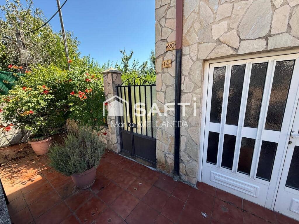 Chalet de 4 habitaciones en San Andrés del Rabanedo en venta con garaje - 210.000 € (Ref: 10035096)