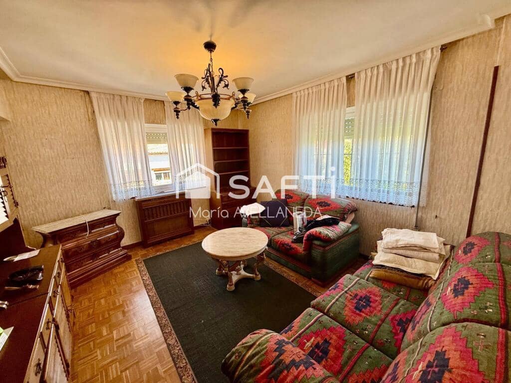 Chalet de 4 habitaciones en San Andrés del Rabanedo en venta con garaje - 210.000 € (Ref: 10035096)