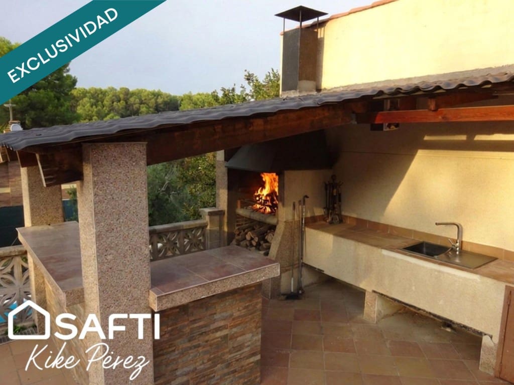 4 bedroom Villa for sale in Rubi with pool garage - € 578,000 (Ref: 10035097)