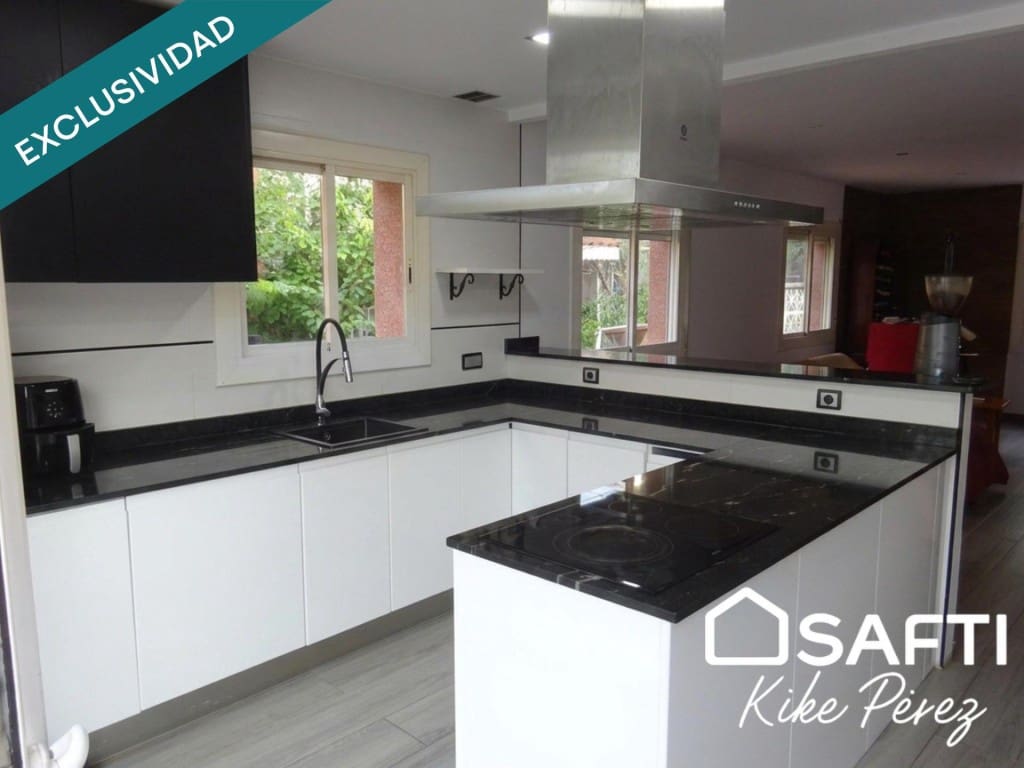 4 bedroom Villa for sale in Rubi with pool garage - € 578,000 (Ref: 10035097)