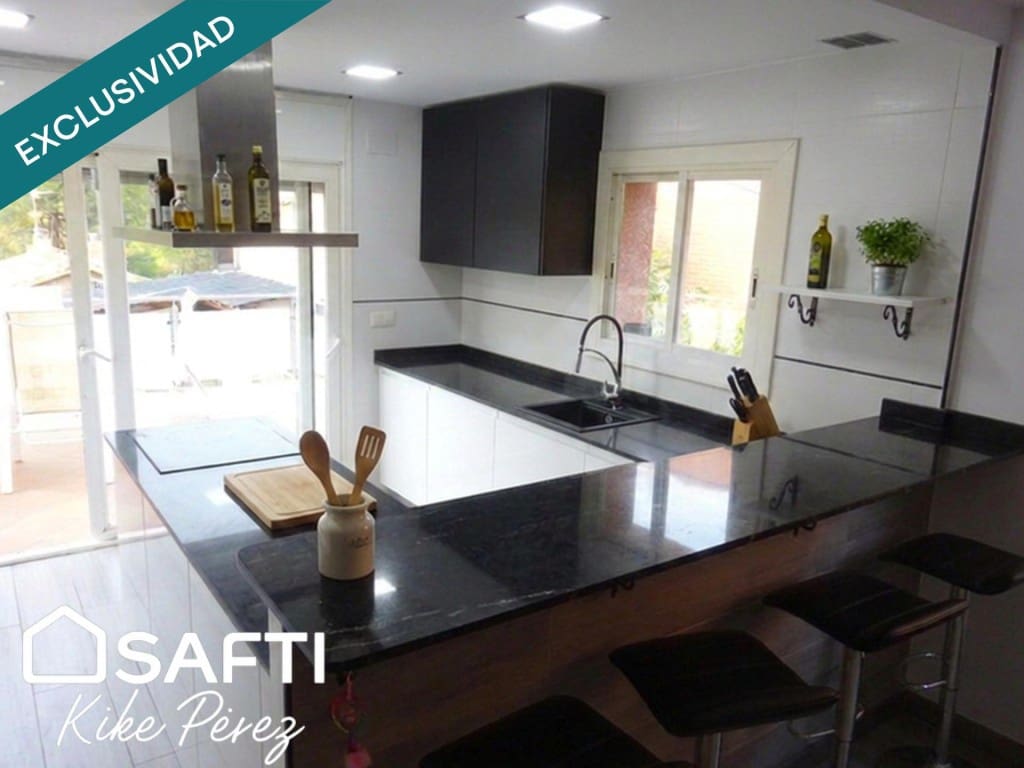 4 bedroom Villa for sale in Rubi with pool garage - € 578,000 (Ref: 10035097)