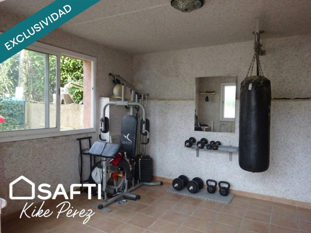 4 bedroom Villa for sale in Rubi with pool garage - € 578,000 (Ref: 10035097)
