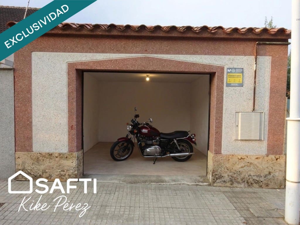 4 bedroom Villa for sale in Rubi with pool garage - € 578,000 (Ref: 10035097)