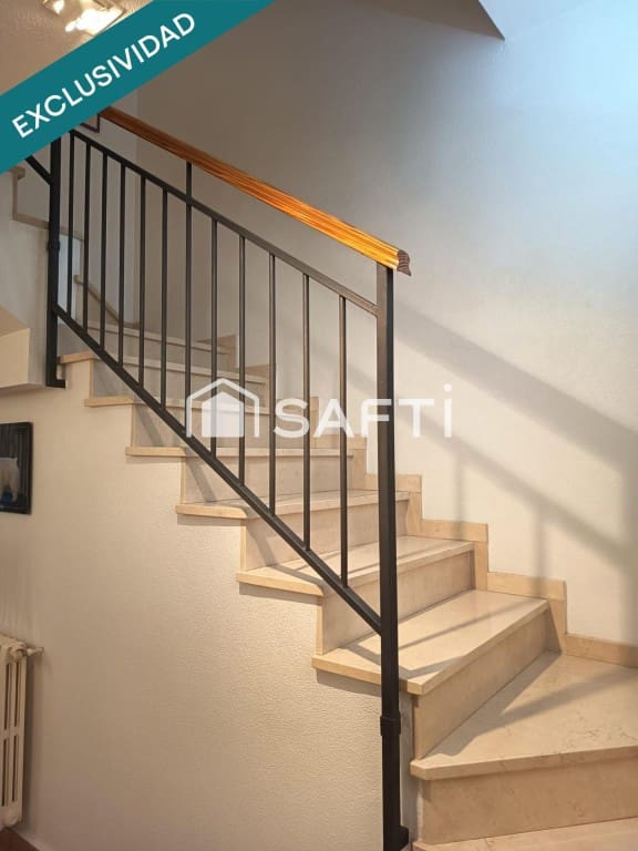 5 bedroom Villa for sale in Petrel / Petrer with garage - € 294,000 (Ref: 10037162)