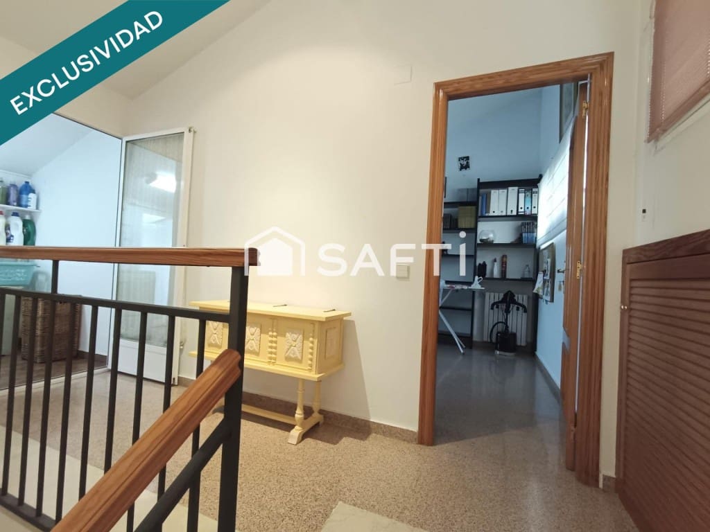 5 bedroom Villa for sale in Petrel / Petrer with garage - € 294,000 (Ref: 10037162)