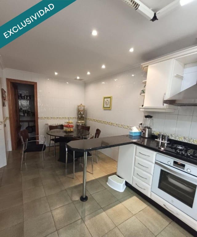 5 bedroom Villa for sale in Petrel / Petrer with garage - € 294,000 (Ref: 10037162)