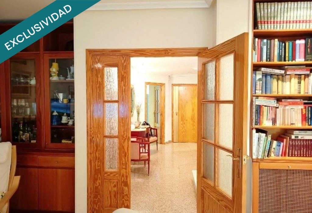 5 bedroom Villa for sale in Petrel / Petrer with garage - € 294,000 (Ref: 10037162)