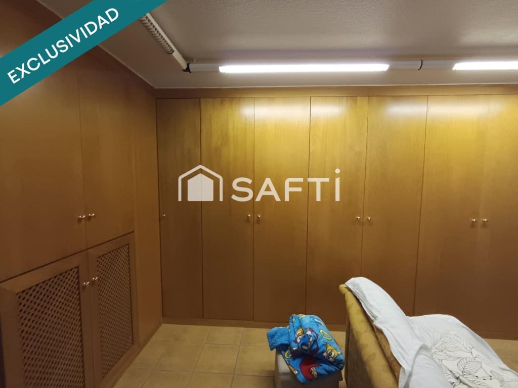 5 bedroom Villa for sale in Petrel / Petrer with garage - € 294,000 (Ref: 10037162)