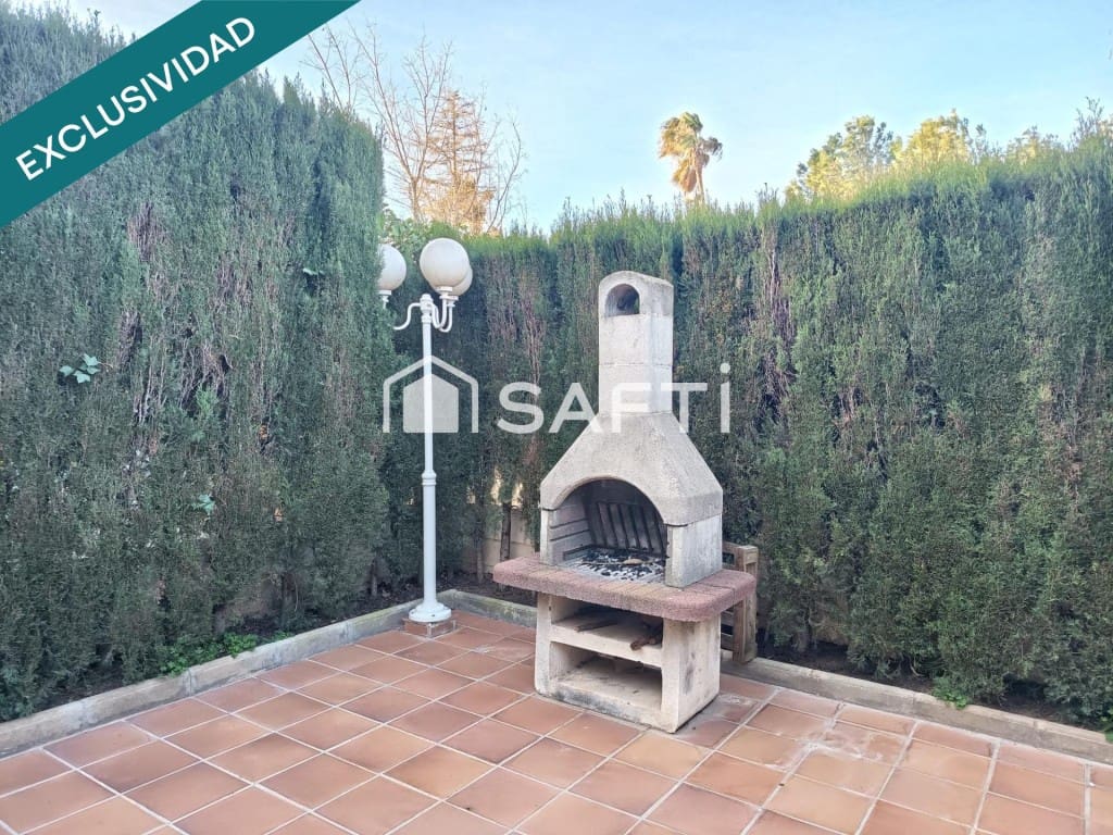 5 bedroom Villa for sale in Petrel / Petrer with garage - € 294,000 (Ref: 10037162)