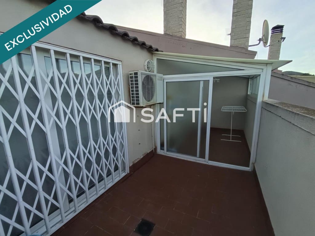 5 bedroom Villa for sale in Petrel / Petrer with garage - € 294,000 (Ref: 10037162)