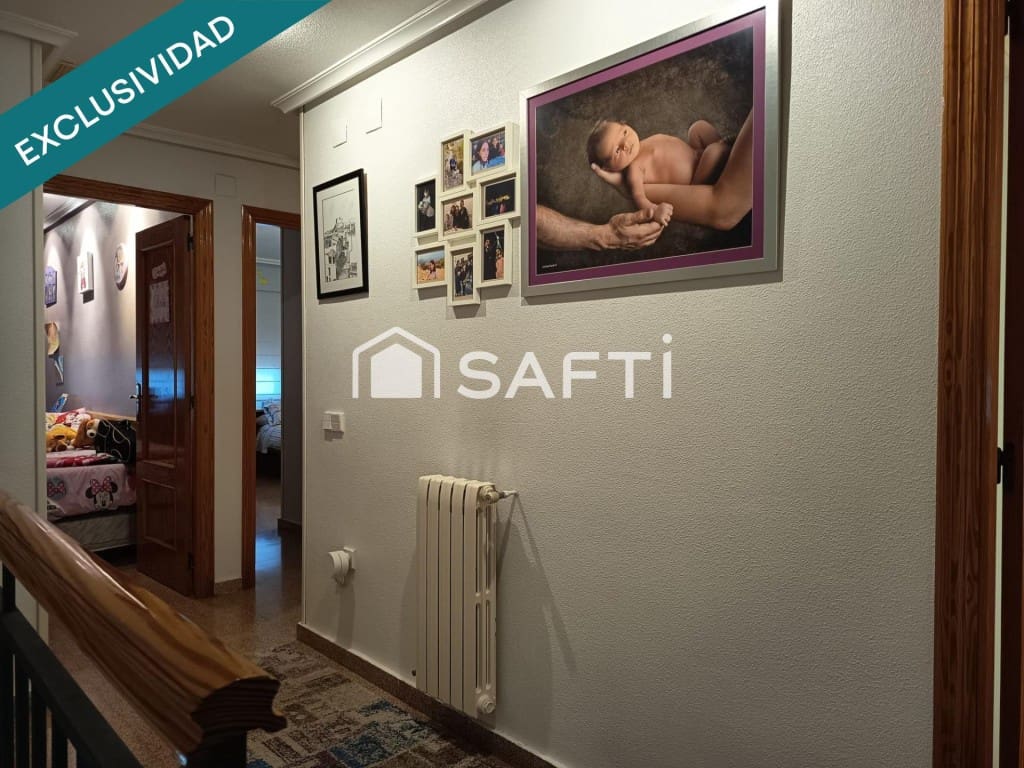 5 bedroom Villa for sale in Petrel / Petrer with garage - € 294,000 (Ref: 10037162)