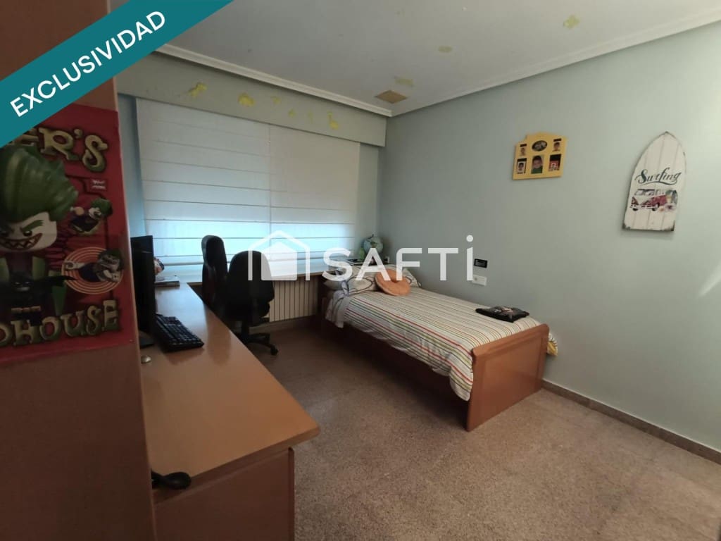 5 bedroom Villa for sale in Petrel / Petrer with garage - € 294,000 (Ref: 10037162)