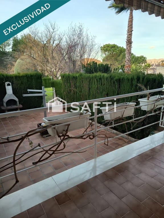 5 bedroom Villa for sale in Petrel / Petrer with garage - € 294,000 (Ref: 10037162)