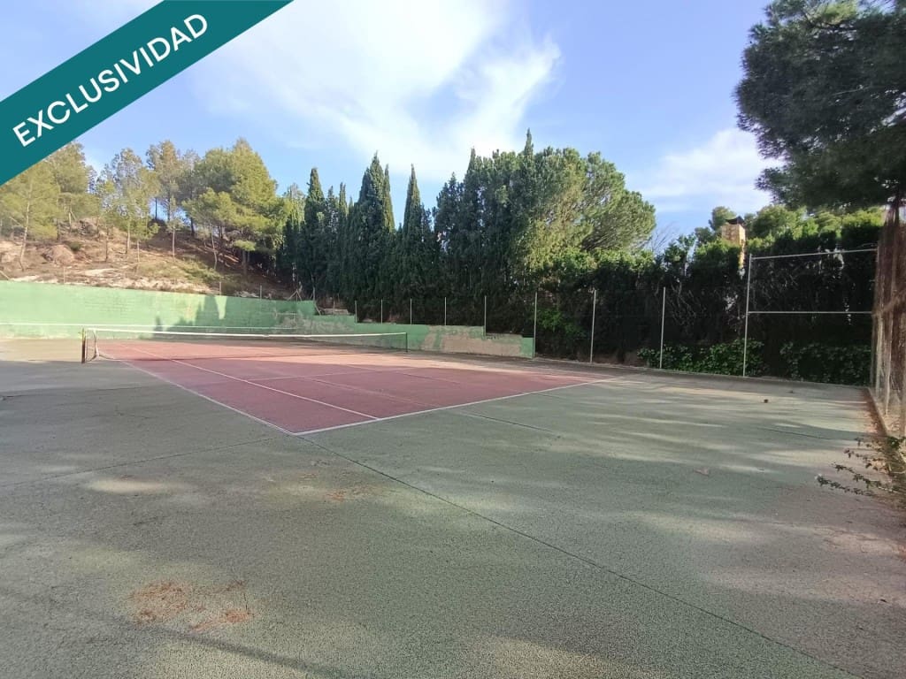 5 bedroom Villa for sale in Petrel / Petrer with garage - € 294,000 (Ref: 10037162)