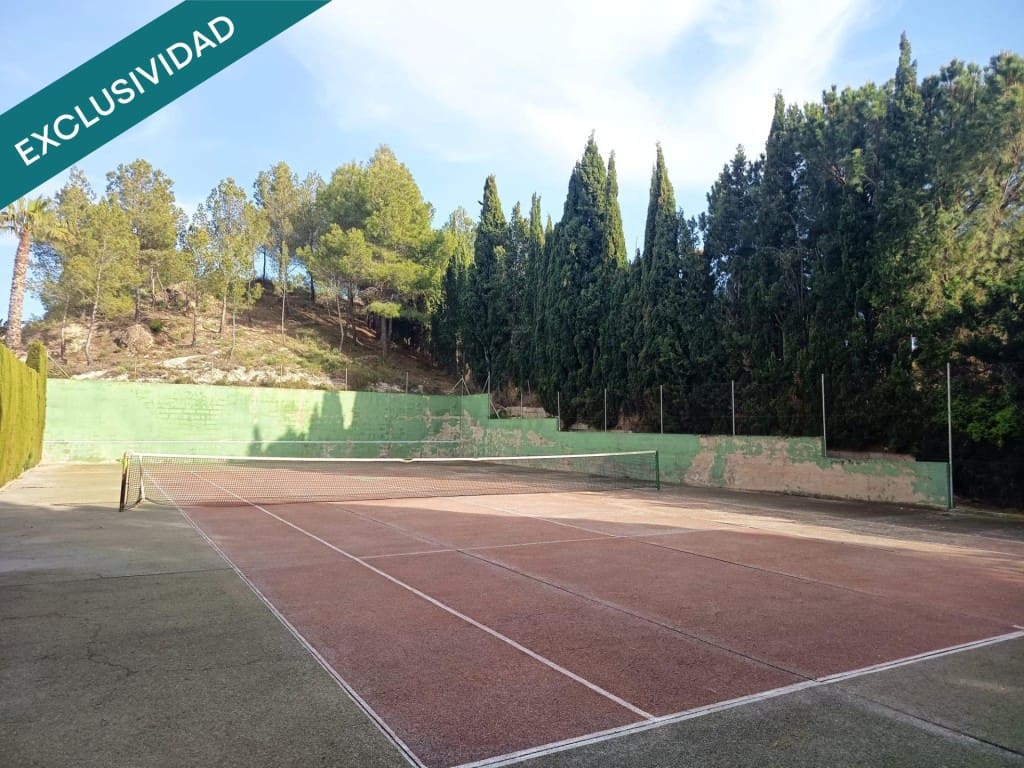 5 bedroom Villa for sale in Petrel / Petrer with garage - € 294,000 (Ref: 10037162)