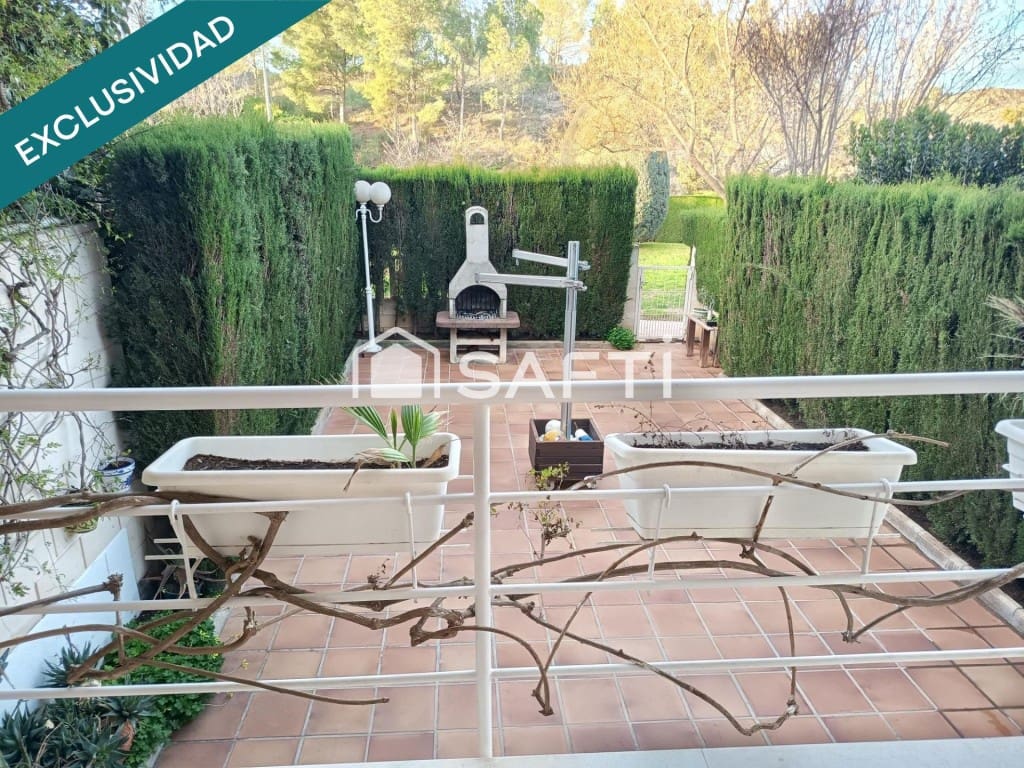 5 bedroom Villa for sale in Petrel / Petrer with garage - € 294,000 (Ref: 10037162)
