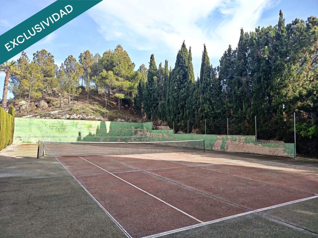5 bedroom Villa for sale in Petrel / Petrer with garage - € 294,000 (Ref: 10037162)