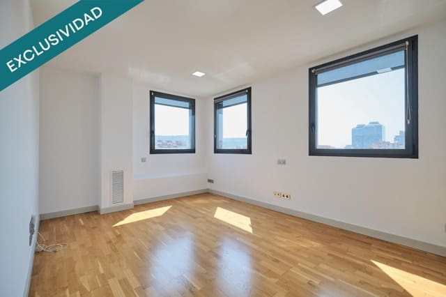 1 soverom Leilighet til salgs i La Marina de Port, Barcelona by med garasje - € 380 000 (Ref: 10040753)