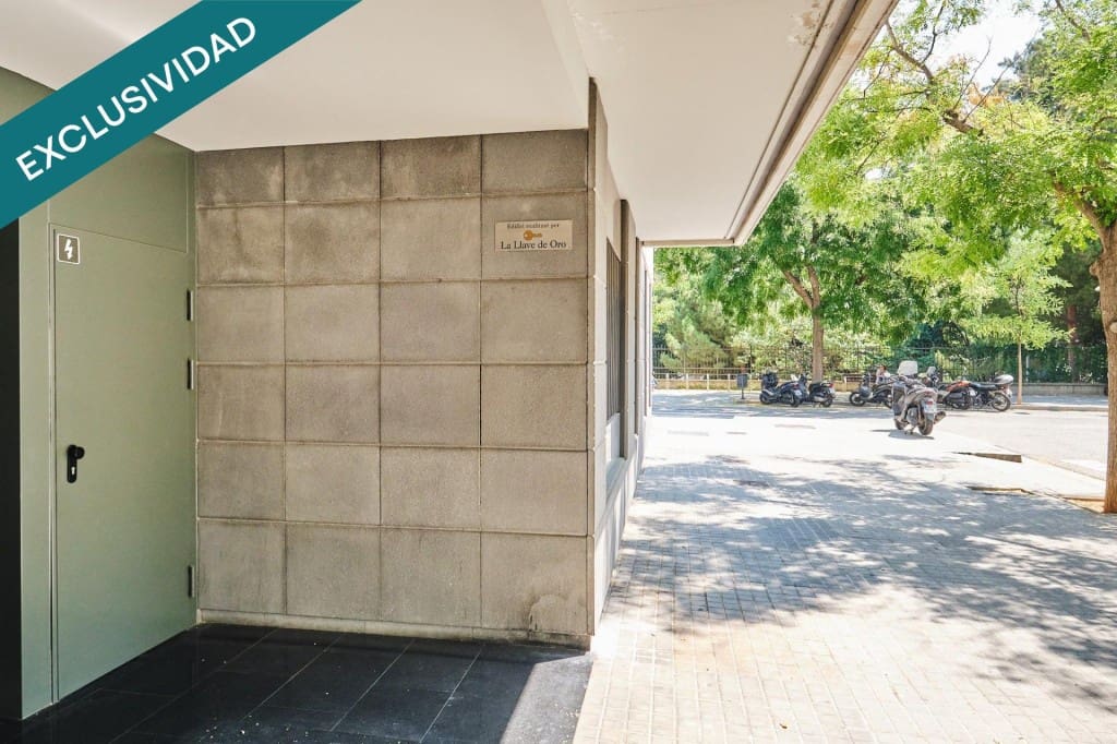 1 soverom Leilighet til salgs i Barcelona by med garasje - € 380 000 (Ref: 10040753)