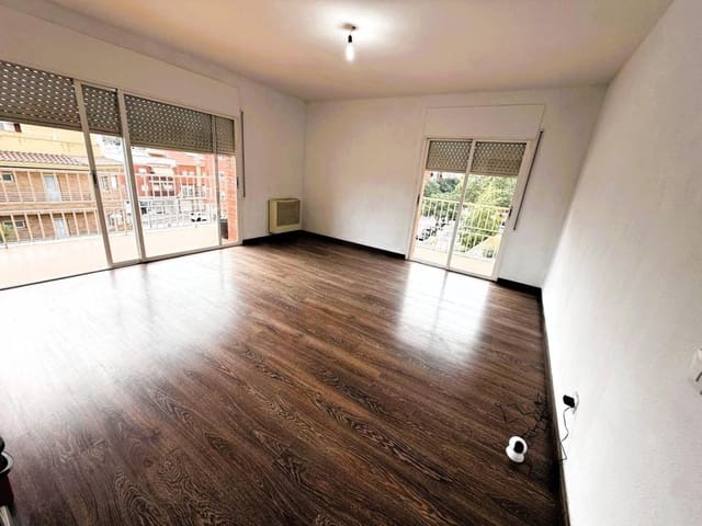 4 chambre Appartement à vendre à Malgrat de Mar - 220 000 € (Ref: 10040754)