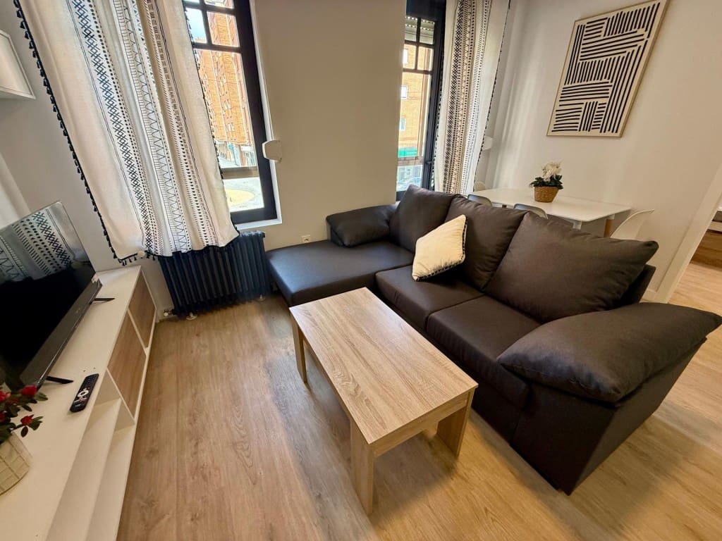 2 Zimmer Apartment zu vermieten in San Andres del Rabanedo - 600 € (Ref: 10040755)