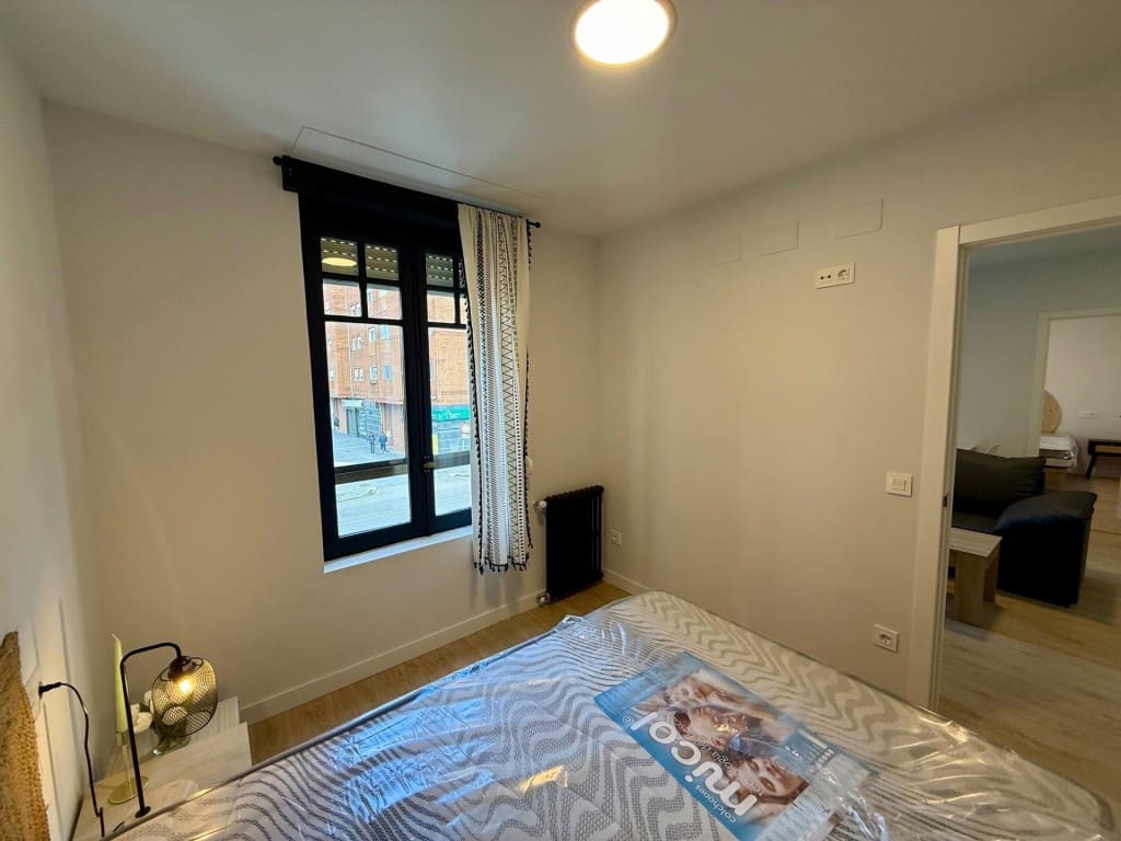 2 Zimmer Apartment zu vermieten in San Andres del Rabanedo - 600 € (Ref: 10040755)