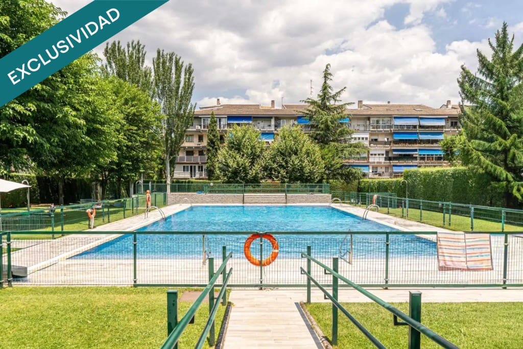 Piso de 4 habitaciones en Collado Villalba en venta con piscina garaje - 410.000 € (Ref: 10040758)
