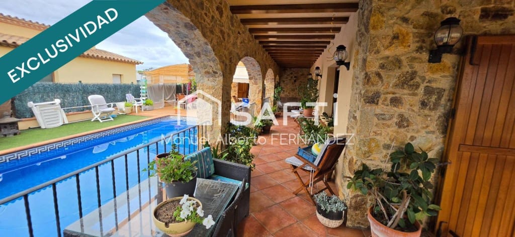 6 bedroom Villa for sale in Blanes with pool garage - € 725,000 (Ref: 10042707)