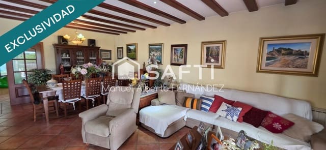6 bedroom Villa for sale in Blanes with pool garage - € 725,000 (Ref: 10042707)