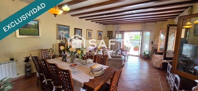 6 bedroom Villa for sale in Blanes with pool garage - € 725,000 (Ref: 10042707)