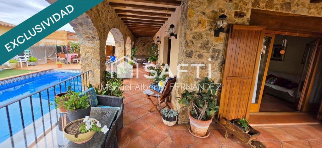 6 bedroom Villa for sale in Blanes with pool garage - € 725,000 (Ref: 10042707)