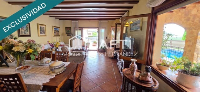 6 bedroom Villa for sale in Blanes with pool garage - € 725,000 (Ref: 10042707)