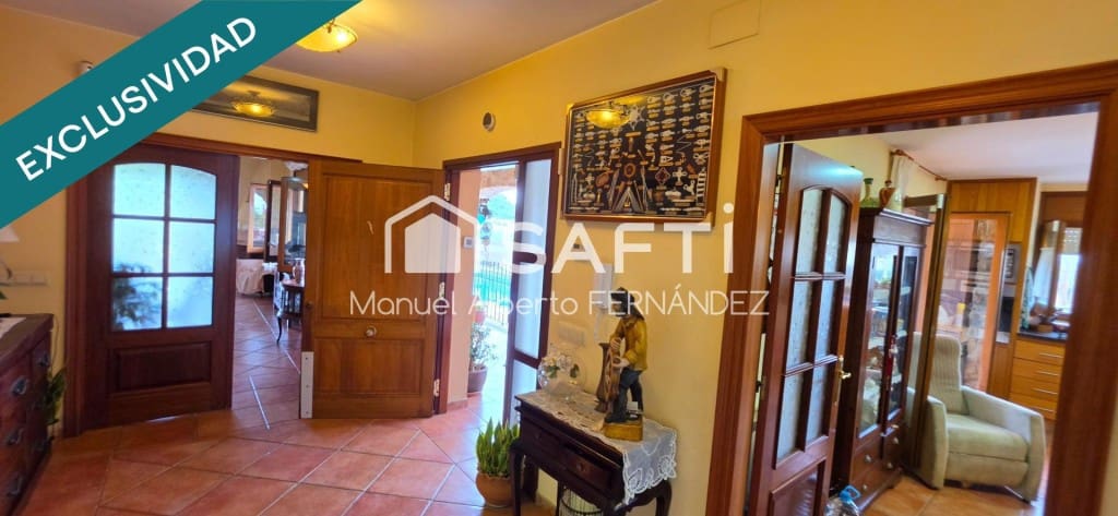 6 bedroom Villa for sale in Blanes with pool garage - € 725,000 (Ref: 10042707)