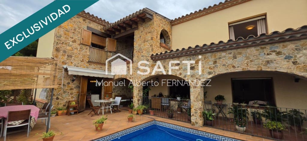 6 bedroom Villa for sale in Blanes with pool garage - € 725,000 (Ref: 10042707)