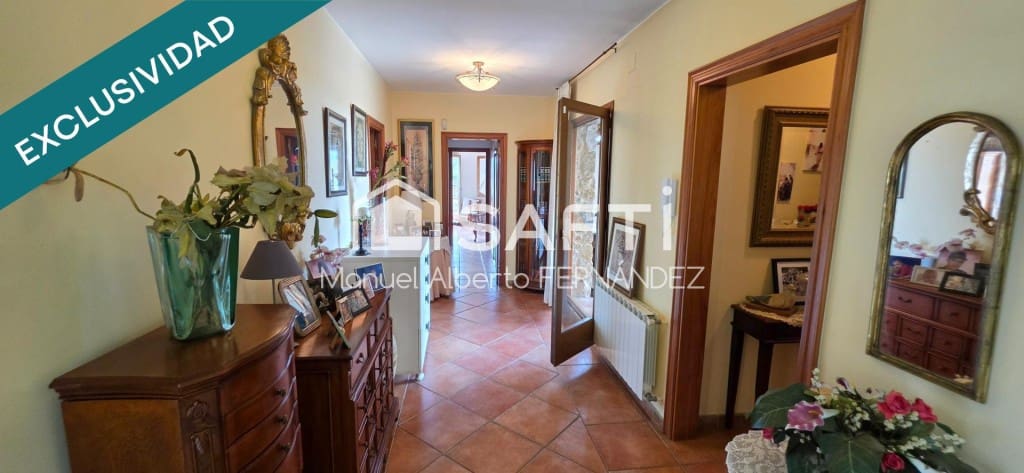 6 bedroom Villa for sale in Blanes with pool garage - € 725,000 (Ref: 10042707)