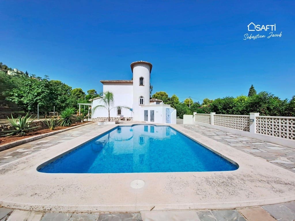 Chalet de 3 habitaciones en La Sella en venta con piscina garaje - 690.000 € (Ref: 10042709)