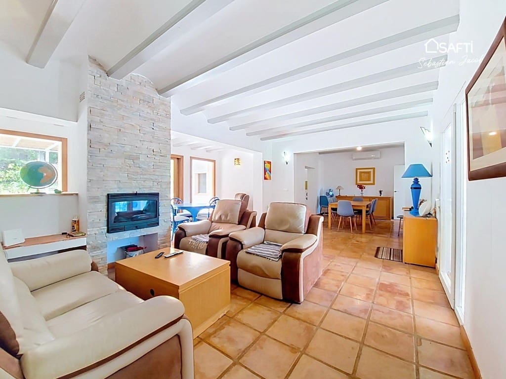 Chalet de 3 habitaciones en La Sella en venta con piscina garaje - 690.000 € (Ref: 10042709)