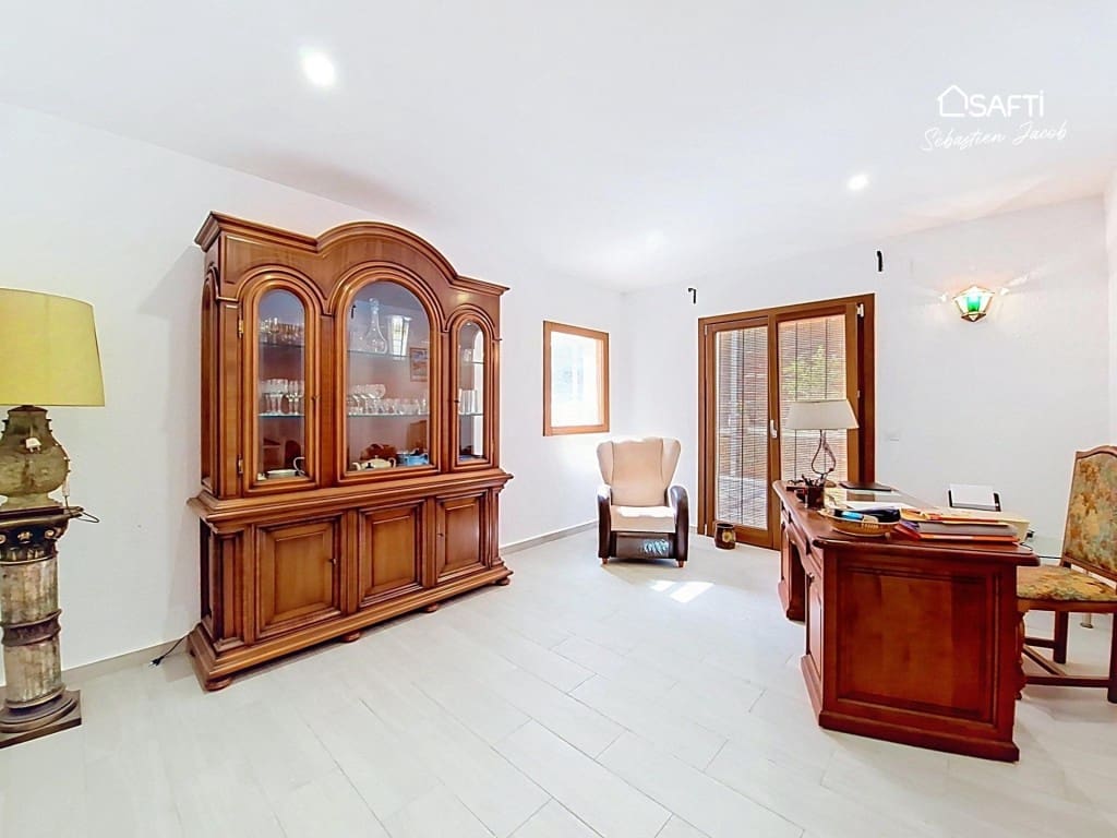 Chalet de 3 habitaciones en La Sella en venta con piscina garaje - 690.000 € (Ref: 10042709)