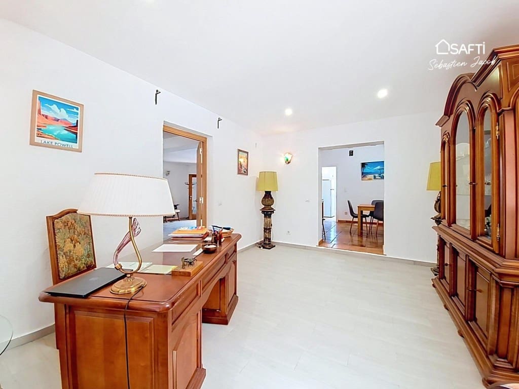 Chalet de 3 habitaciones en La Sella en venta con piscina garaje - 690.000 € (Ref: 10042709)