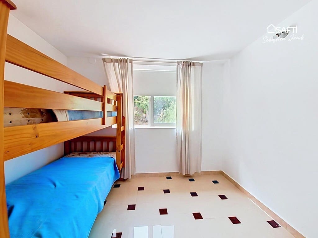 Chalet de 3 habitaciones en La Sella en venta con piscina garaje - 690.000 € (Ref: 10042709)