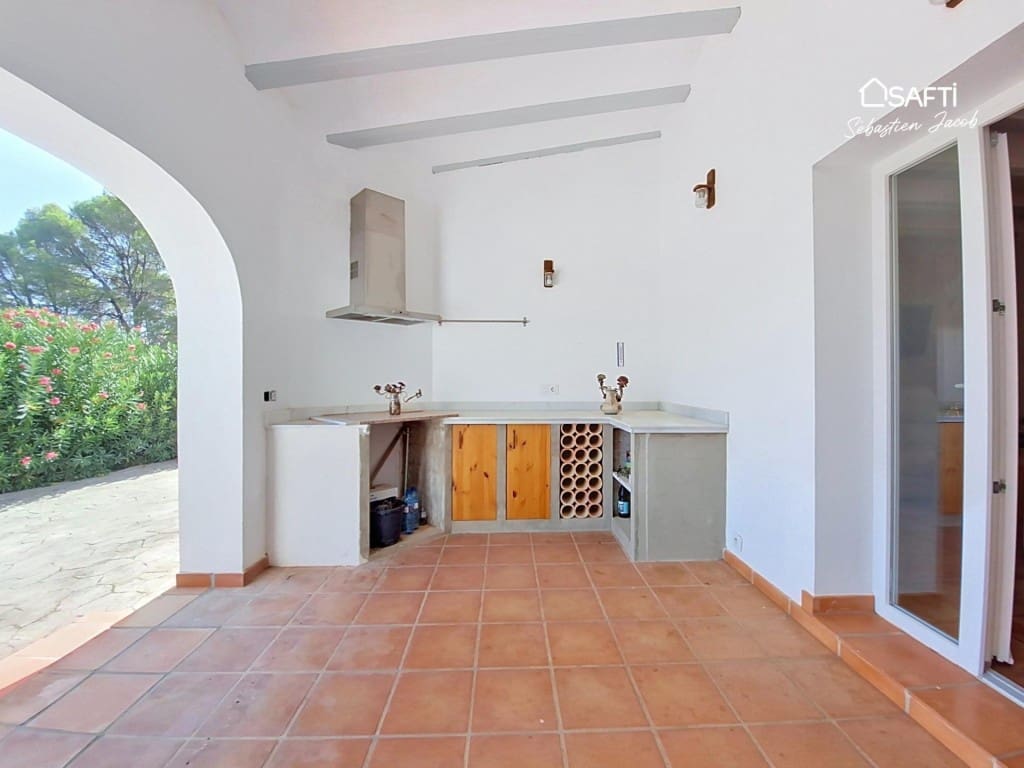 Chalet de 3 habitaciones en La Sella en venta con piscina garaje - 690.000 € (Ref: 10042709)