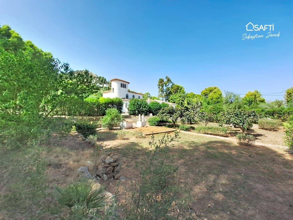 Chalet de 3 habitaciones en La Sella en venta con piscina garaje - 690.000 € (Ref: 10042709)