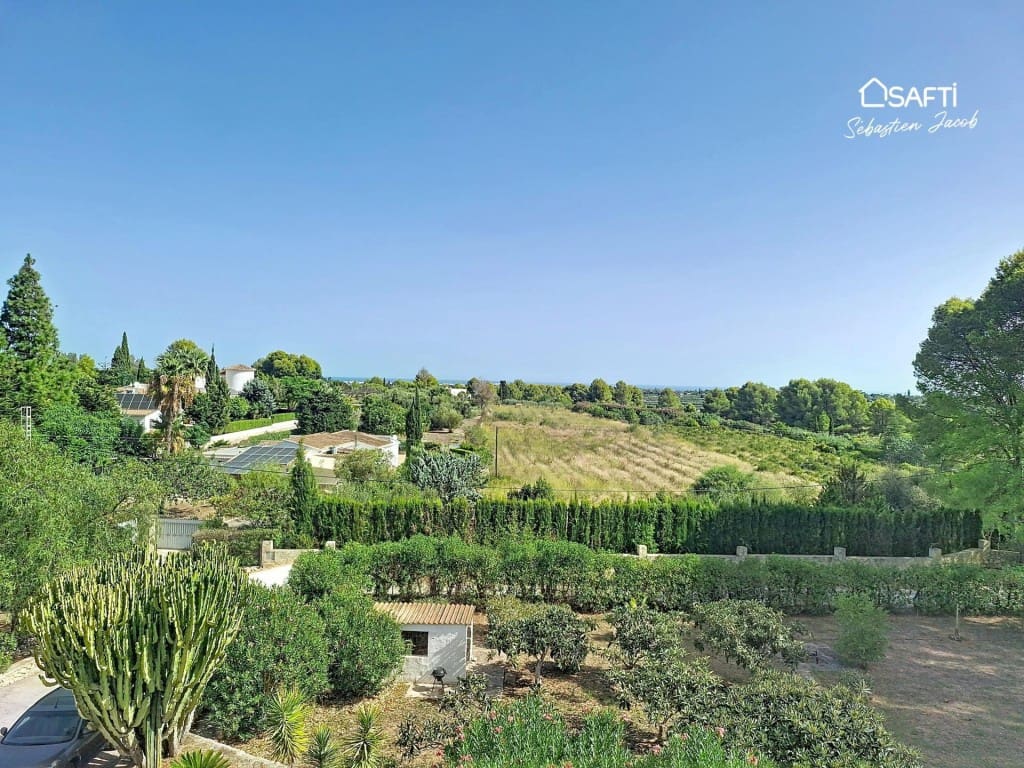 Chalet de 3 habitaciones en La Sella en venta con piscina garaje - 690.000 € (Ref: 10042709)