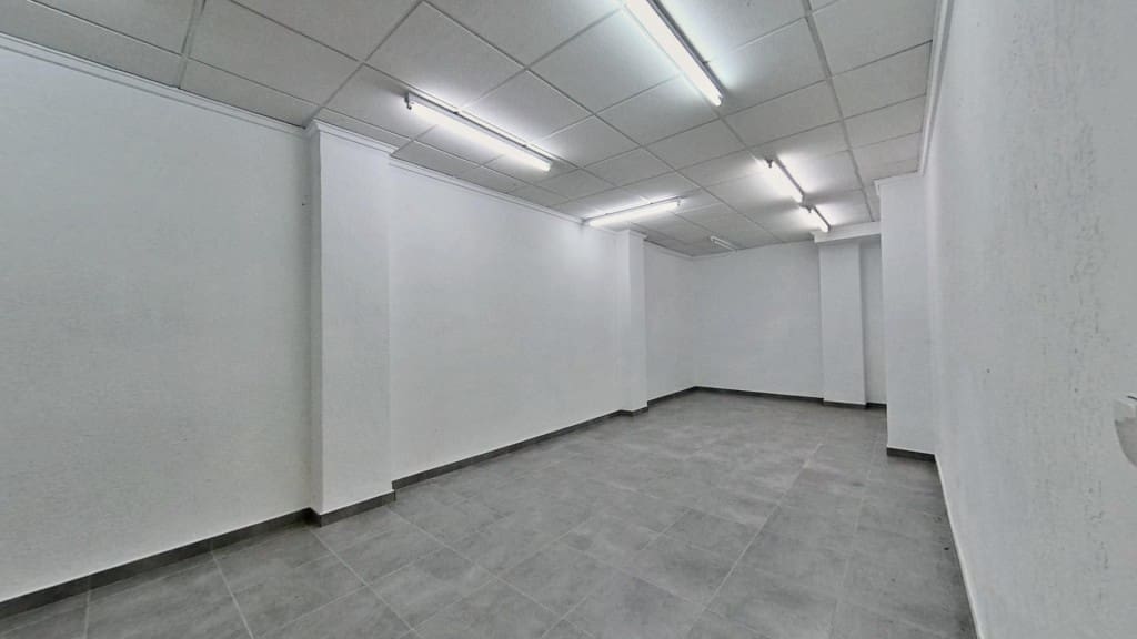 Kaupallinen myytävänä paikassa Elda - 105 000 € (Ref: 10044733)