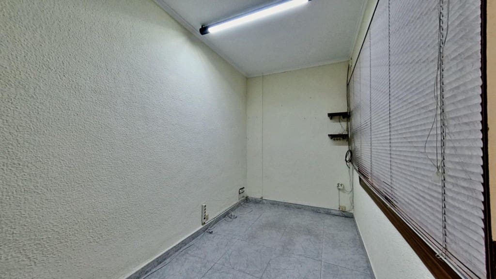 Kaupallinen myytävänä paikassa Elda - 105 000 € (Ref: 10044733)